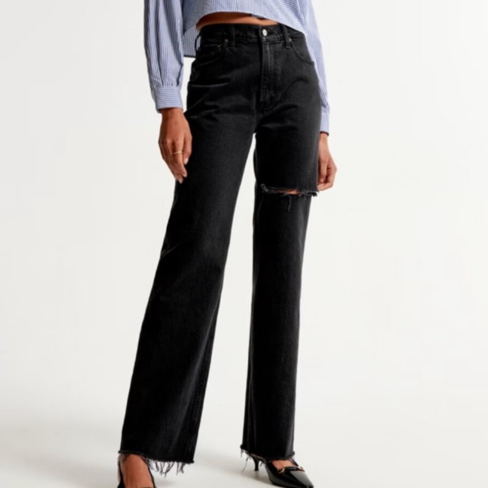 Abercrombie & Fitch Curve Love The 90’s Relaxed High Rise Distressed Black Jean